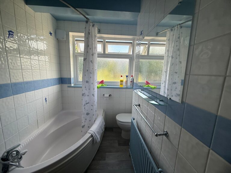 WhatsApp Image 2025-12-08 at 21.10