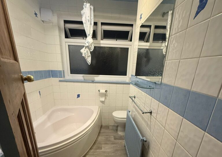 WhatsApp Image 2025-12-08 at 21.10